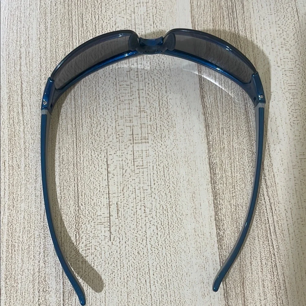 Unisex Polarized Sunglasses in a blue frame & unbranded Case☀️Temple 132 mm